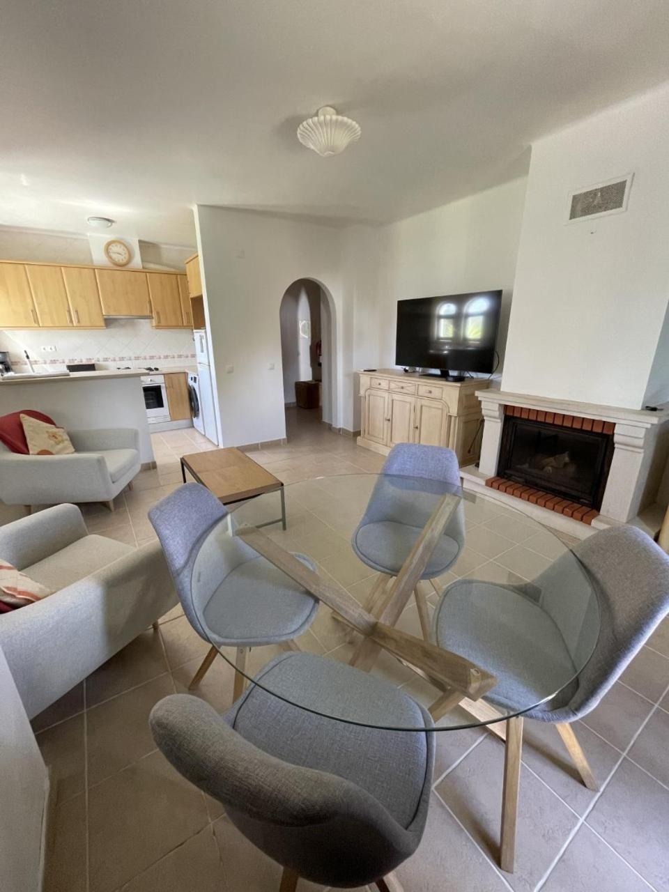 Apartamentos Santa Teresinha Alvor Exteriör bild