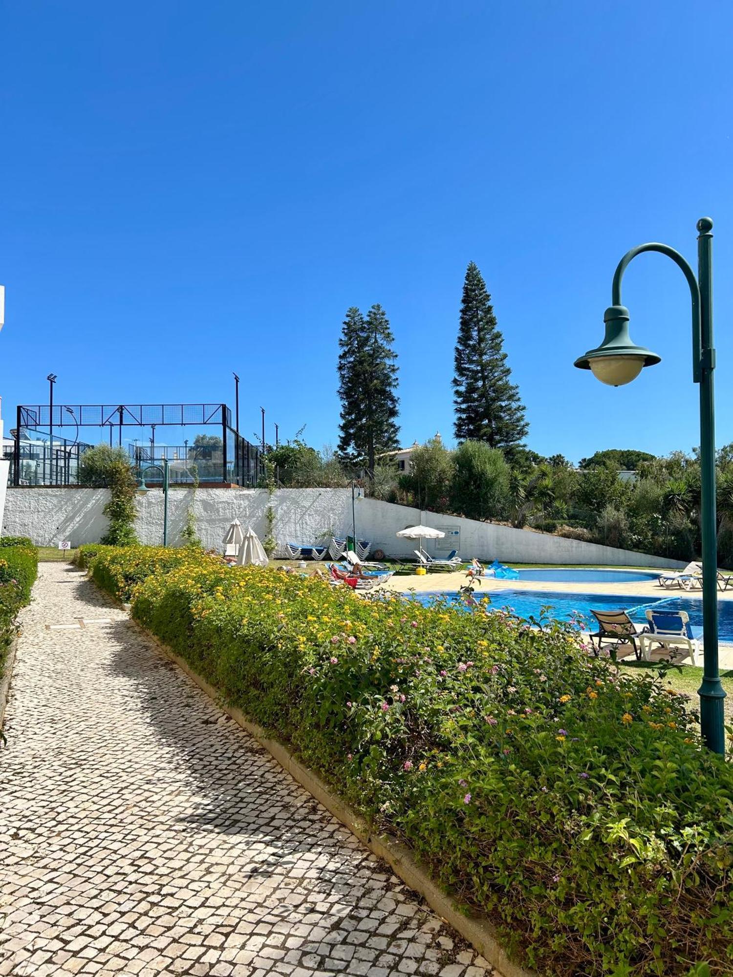 Apartamentos Santa Teresinha Alvor Exteriör bild