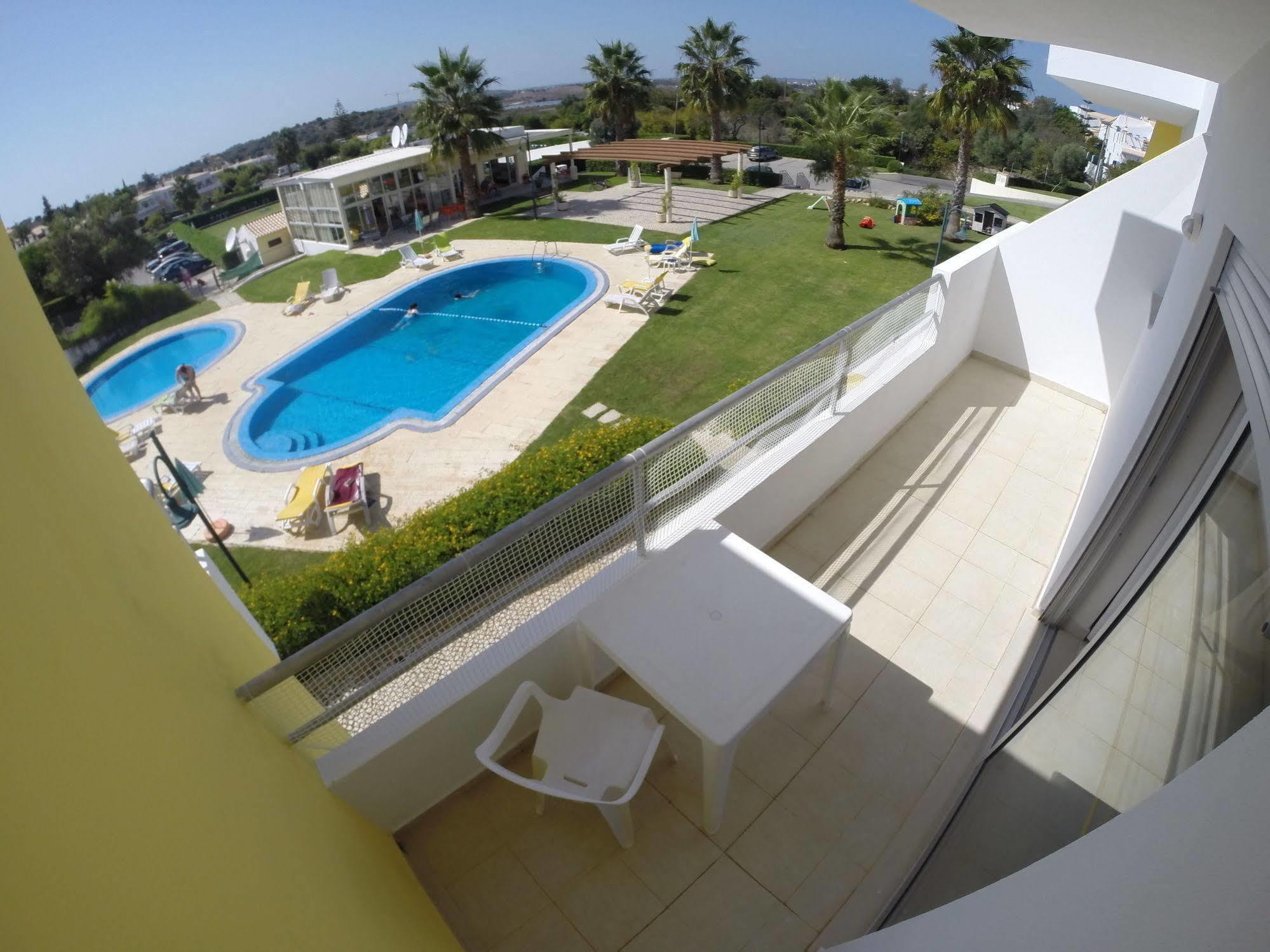 Apartamentos Santa Teresinha Alvor Exteriör bild