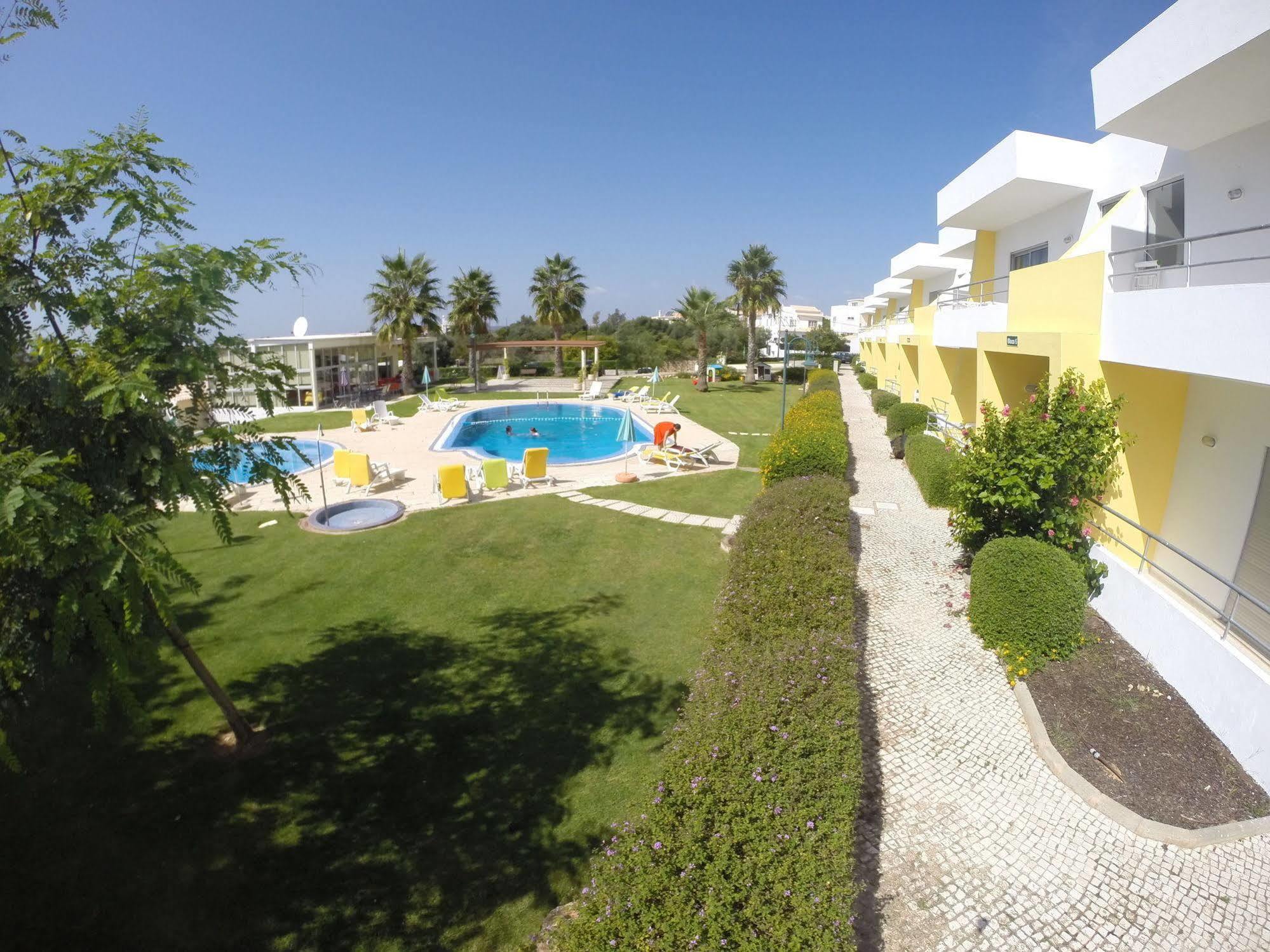Apartamentos Santa Teresinha Alvor Exteriör bild