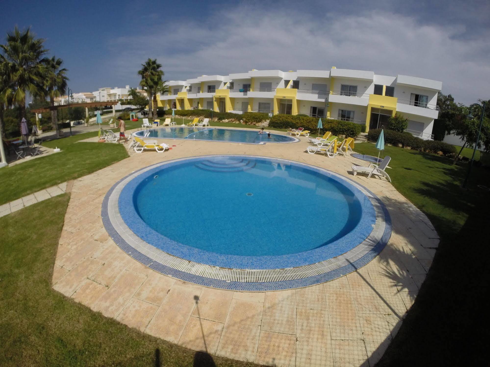 Apartamentos Santa Teresinha Alvor Exteriör bild