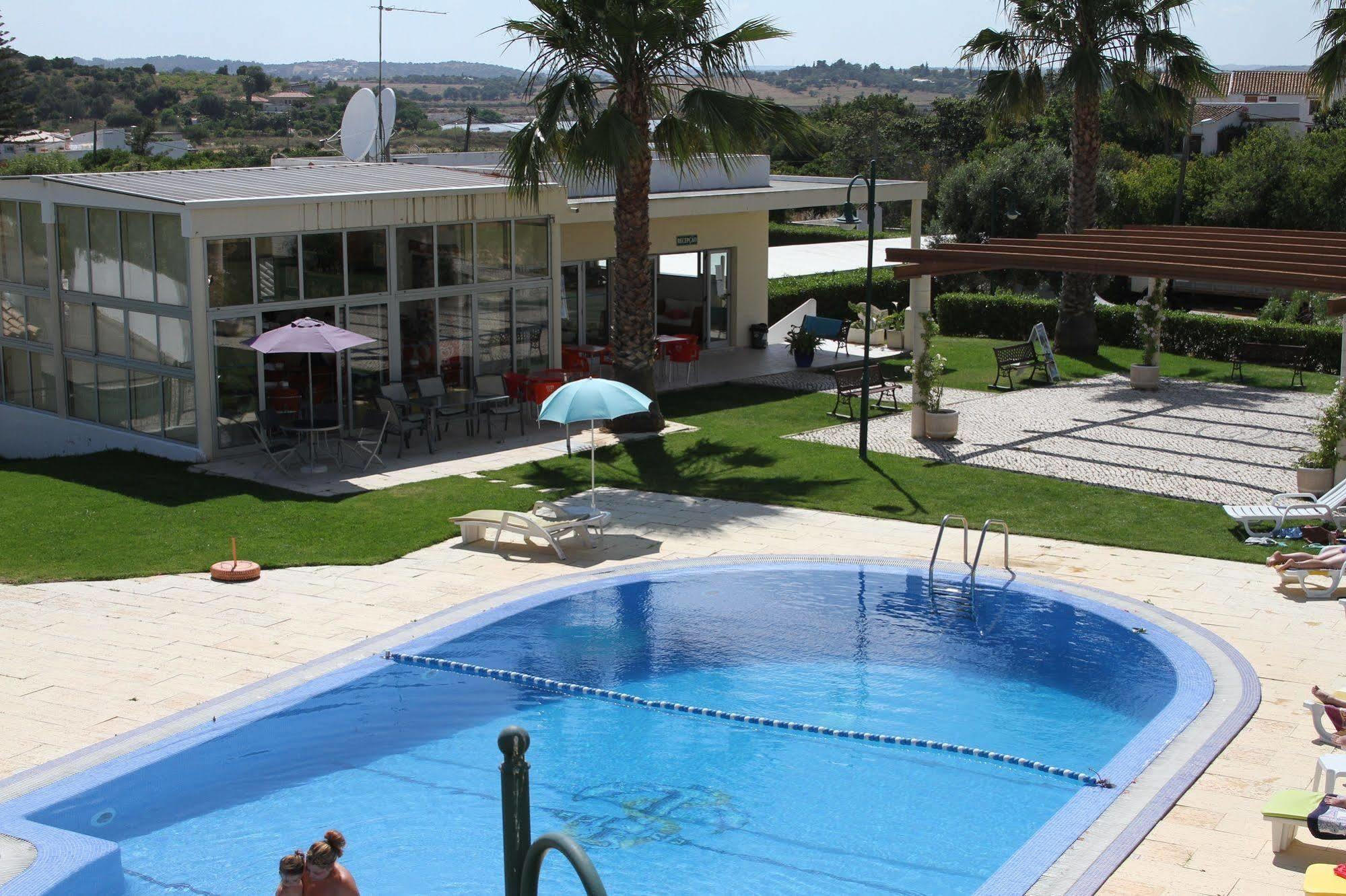 Apartamentos Santa Teresinha Alvor Exteriör bild
